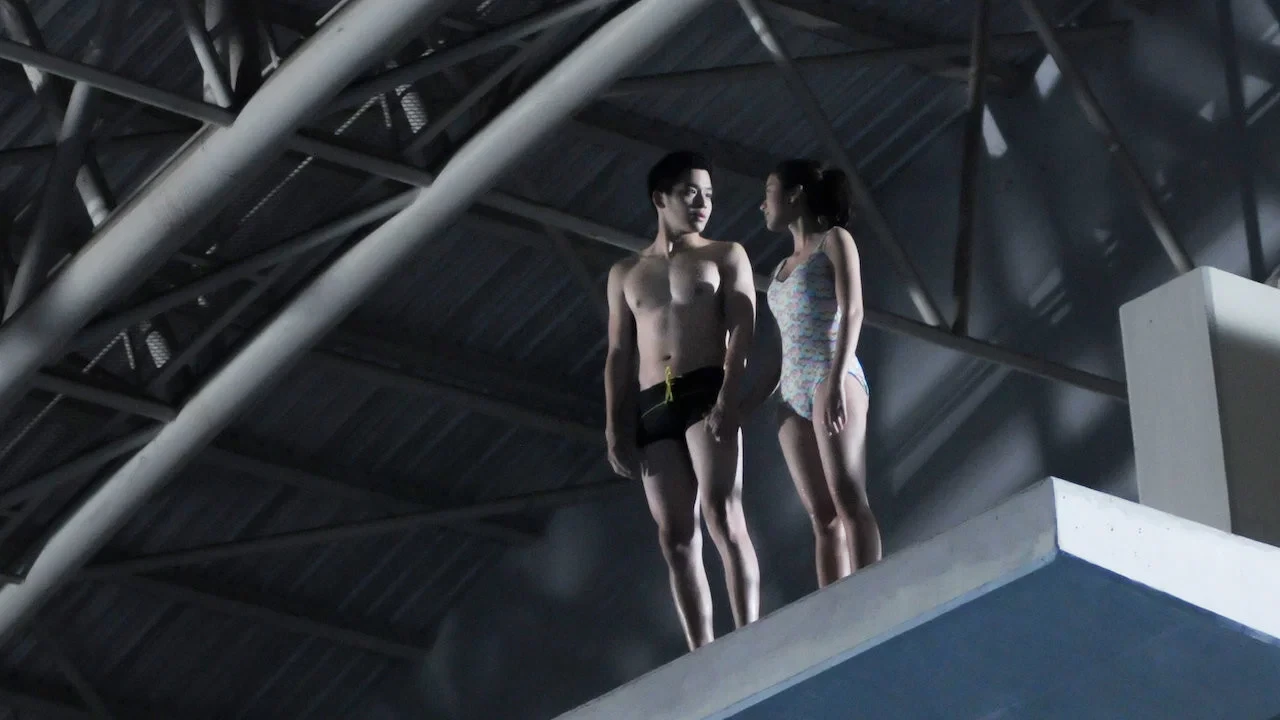 Bí Ẩn Tại Hồ Bơi (The Swimmers)