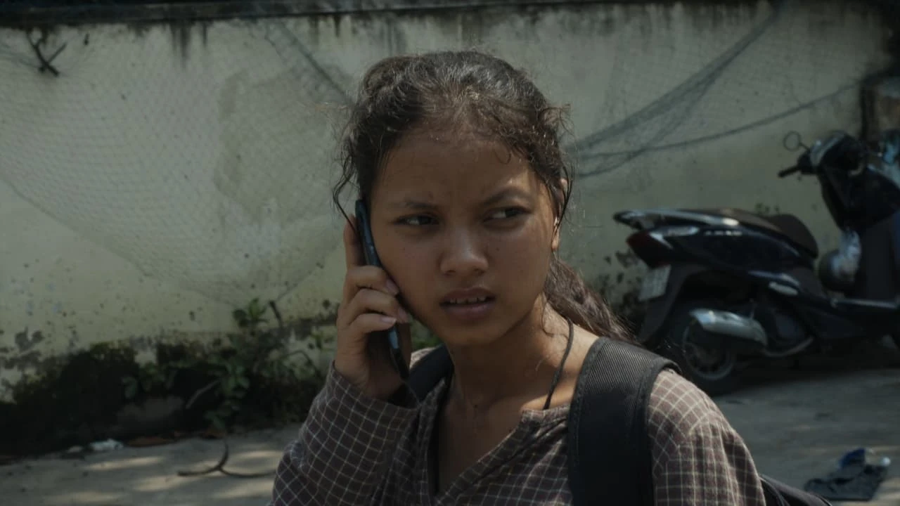 CO GAI DEN TU DAK LAK (The Girl From Dak Lak)