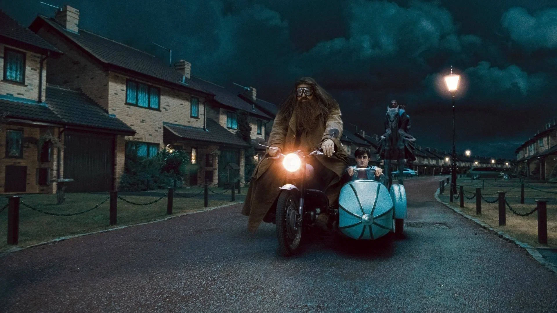 Harry Potter và Bảo Bối Tử Thần: Phần 1 (Harry Potter and the Deathly Hallows: Part 1)