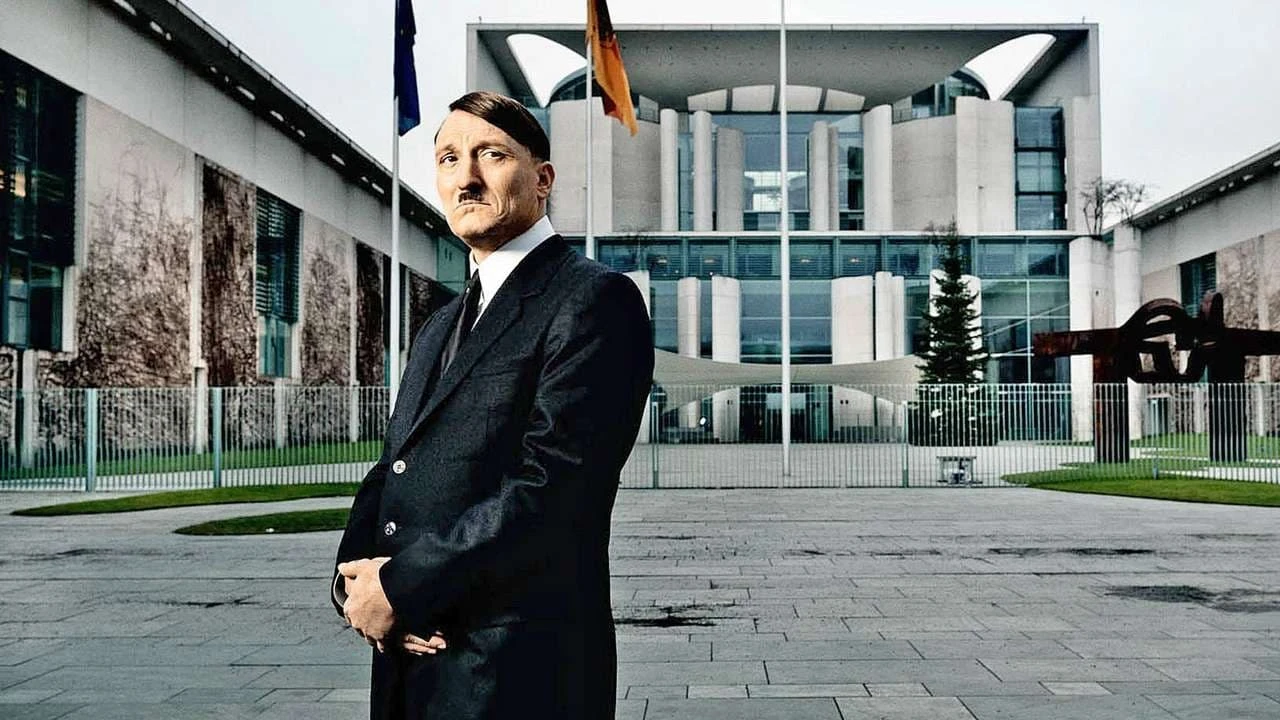 Hitler Trở Về (Look Who's Back)