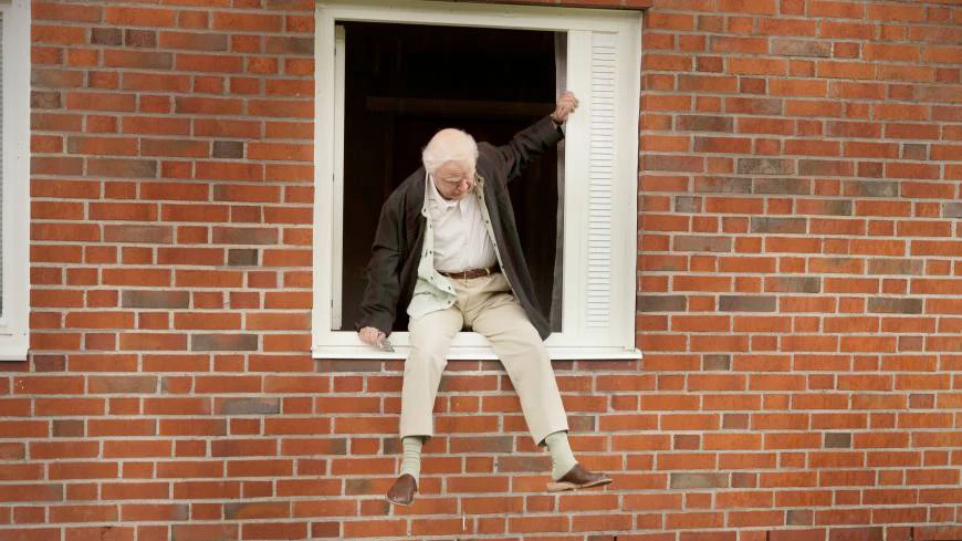 Ông Trăm Tuổi Trèo Qua Cửa Sổ Và Biến Mất (The 100 Year-Old Man Who Climbed Out The Window And Disappeared)